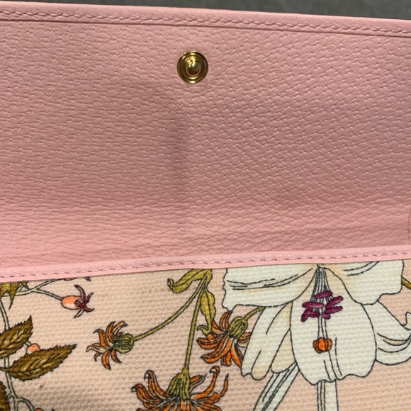 Authentic Gucci Canvas Wallet - Picture 10 of 16